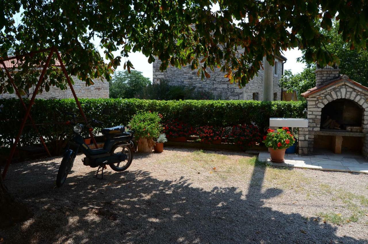 Apartment Duerose Buje Luaran gambar