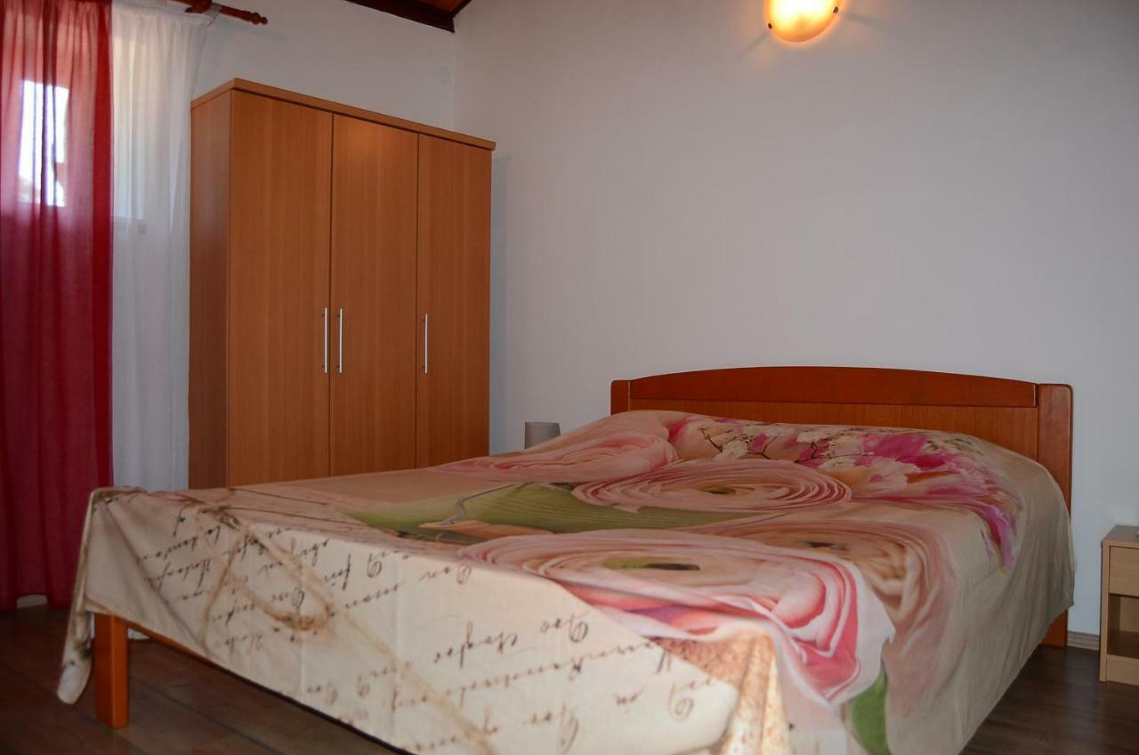 Apartment Duerose Buje Luaran gambar